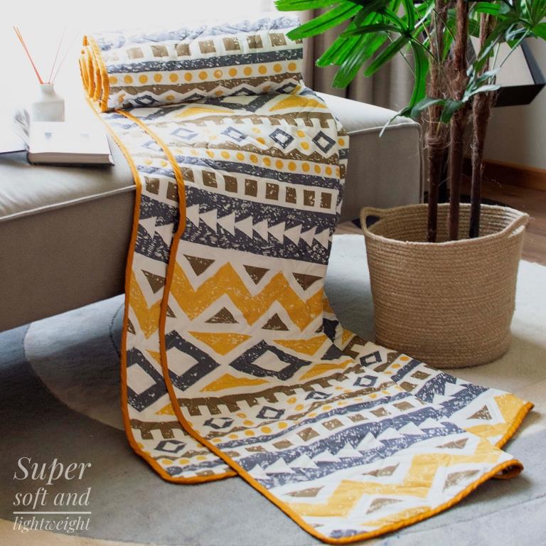 Microfiber 120 GSM AC Blanket, all season Quilt, Reversible Use 3