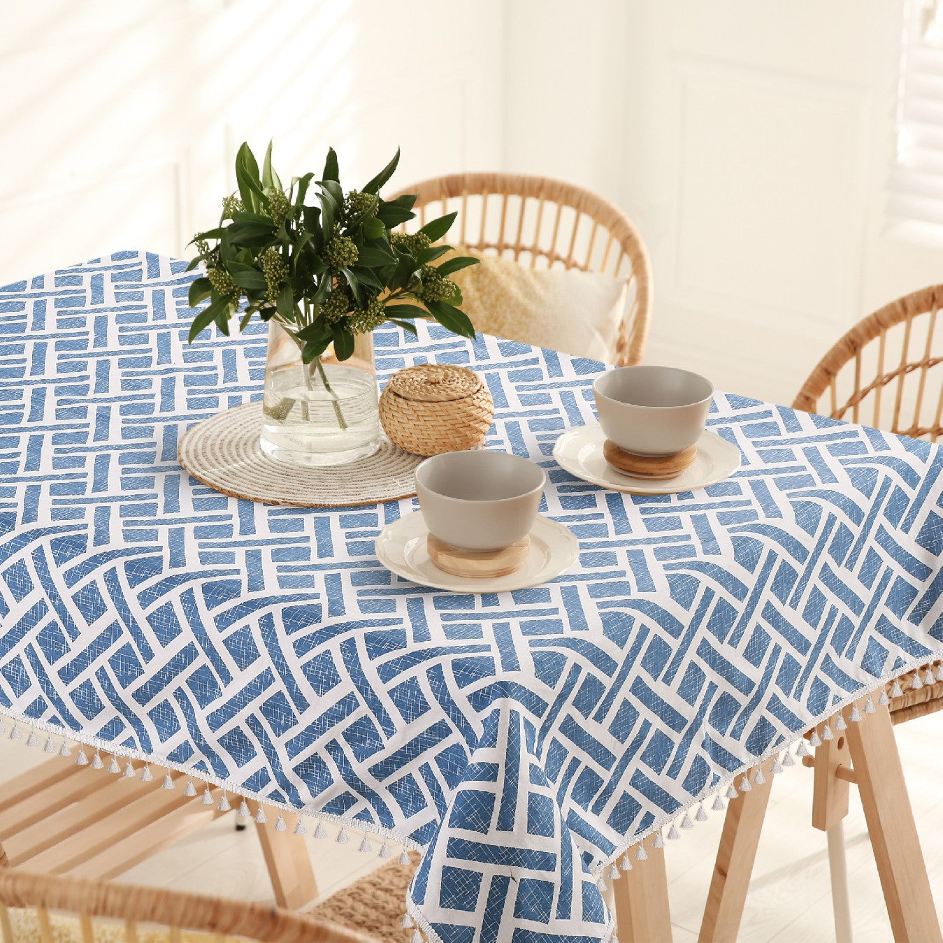 The Comprehensive Guide to Fitted Dining Table Covers