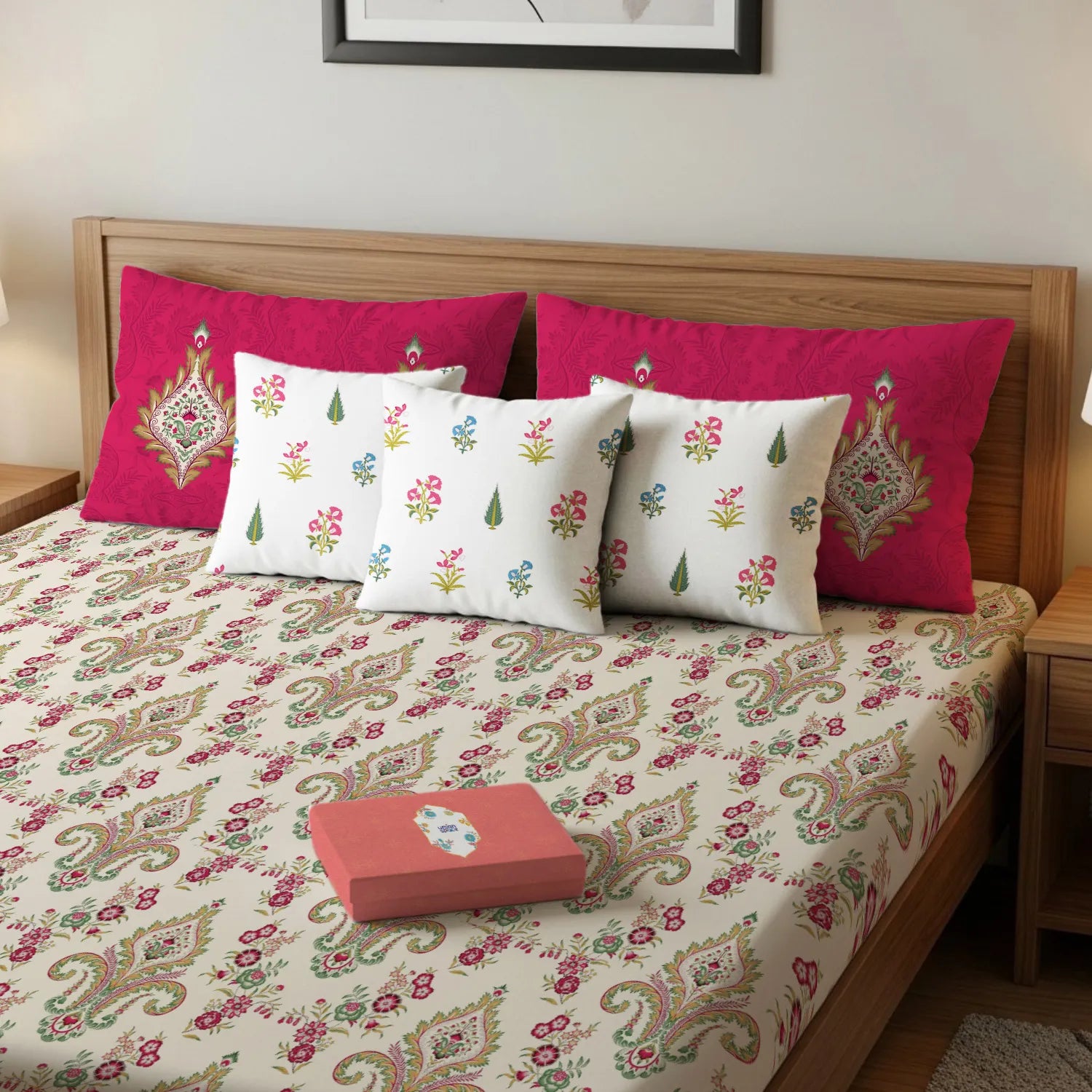 Cotton Double Bedsheet with 3 Cushion Covers in Gift Box Set, Motif Red