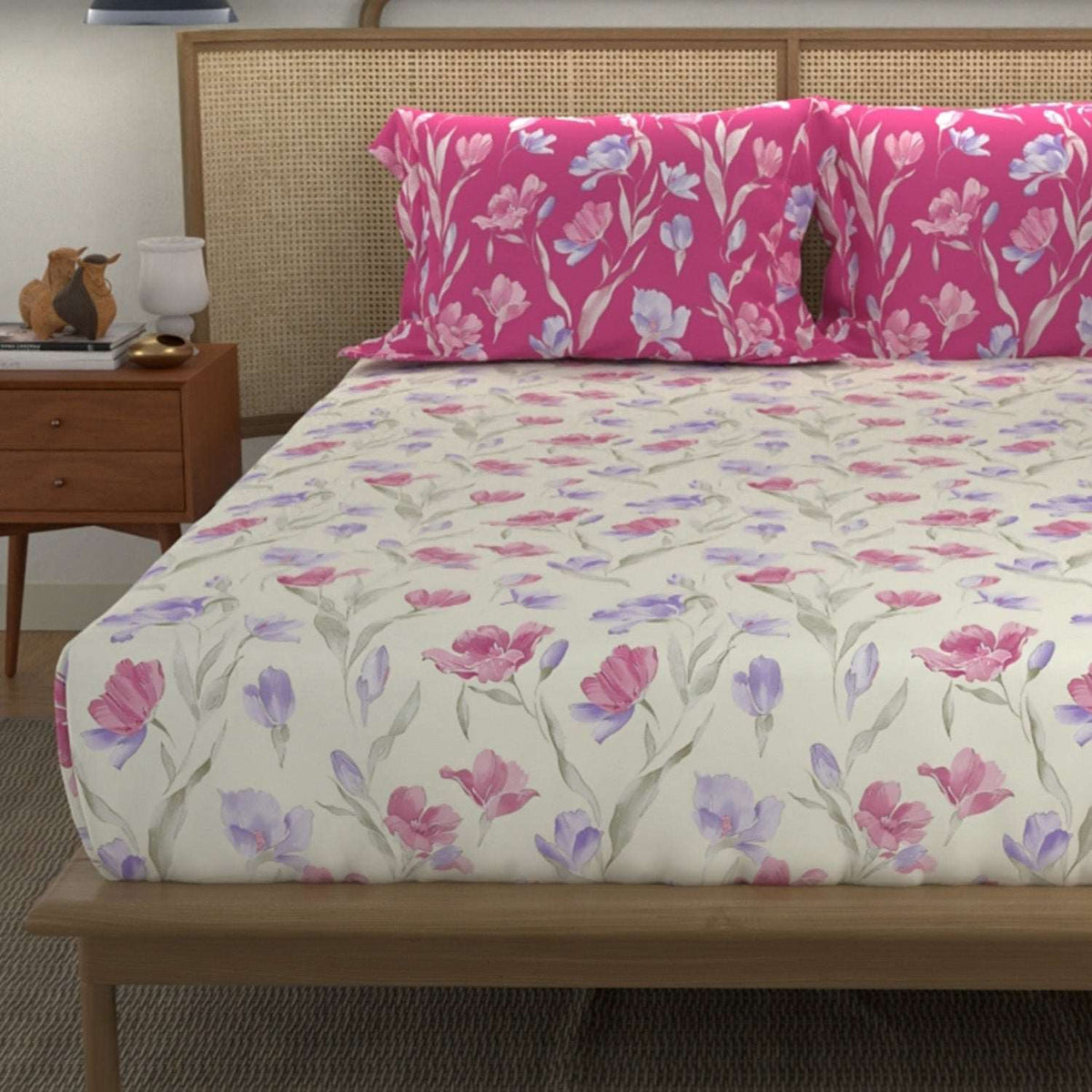 Divine - 100%  Cotton Double Bedsheet with 2 Pillow Covers - Atumn Pink