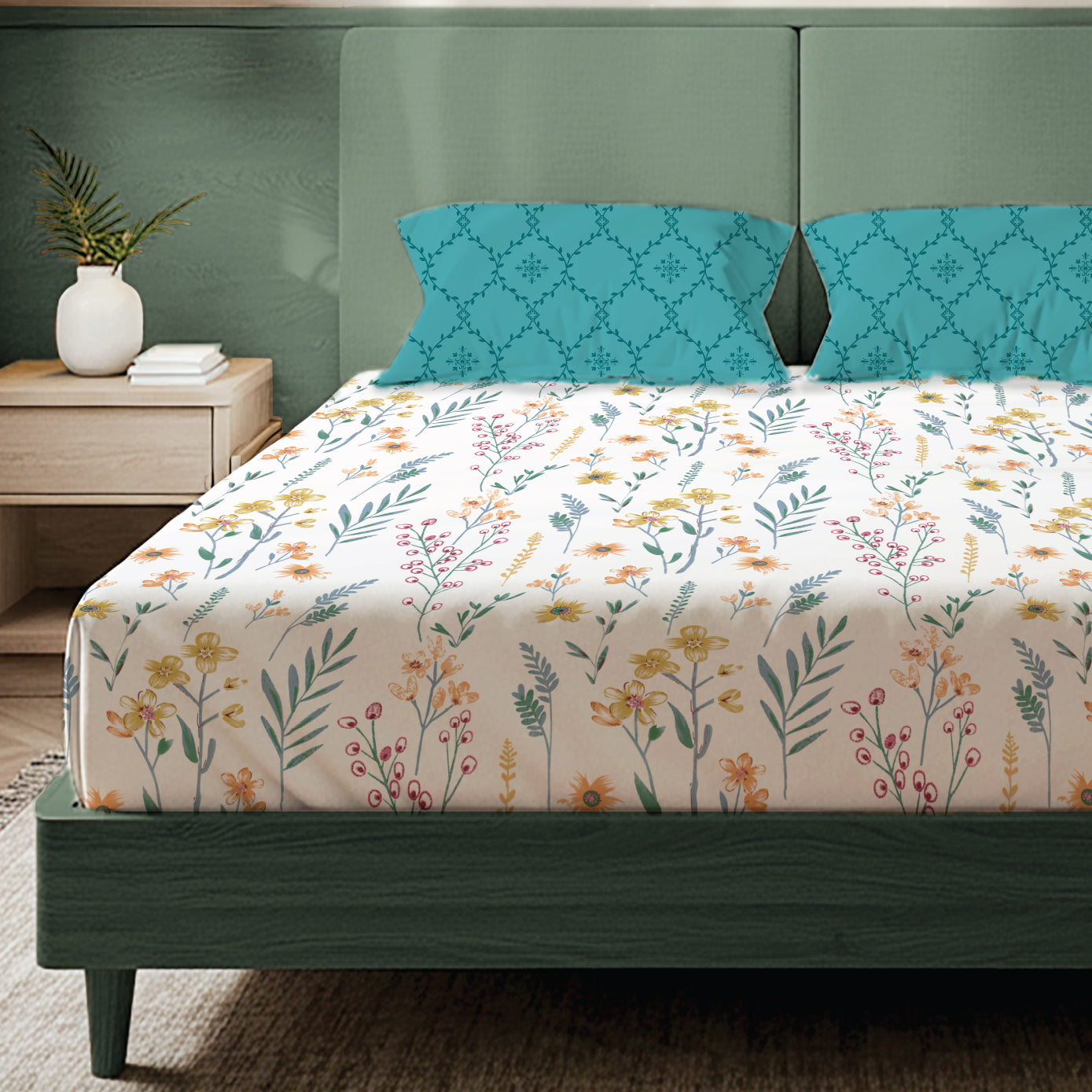 200 TC Glaced Cotton Microfiber Bedsheet with Pillow Covers - France