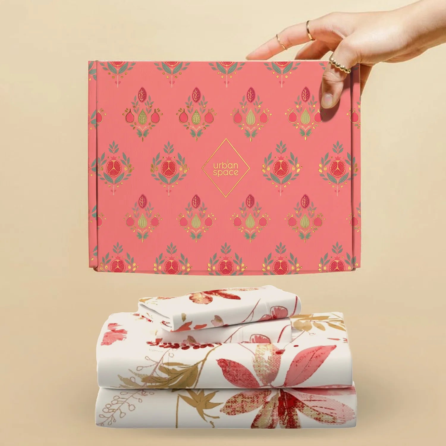 200 TC 100% Cotton Bedsheet Set in Gift Box - Floral Feast Peach