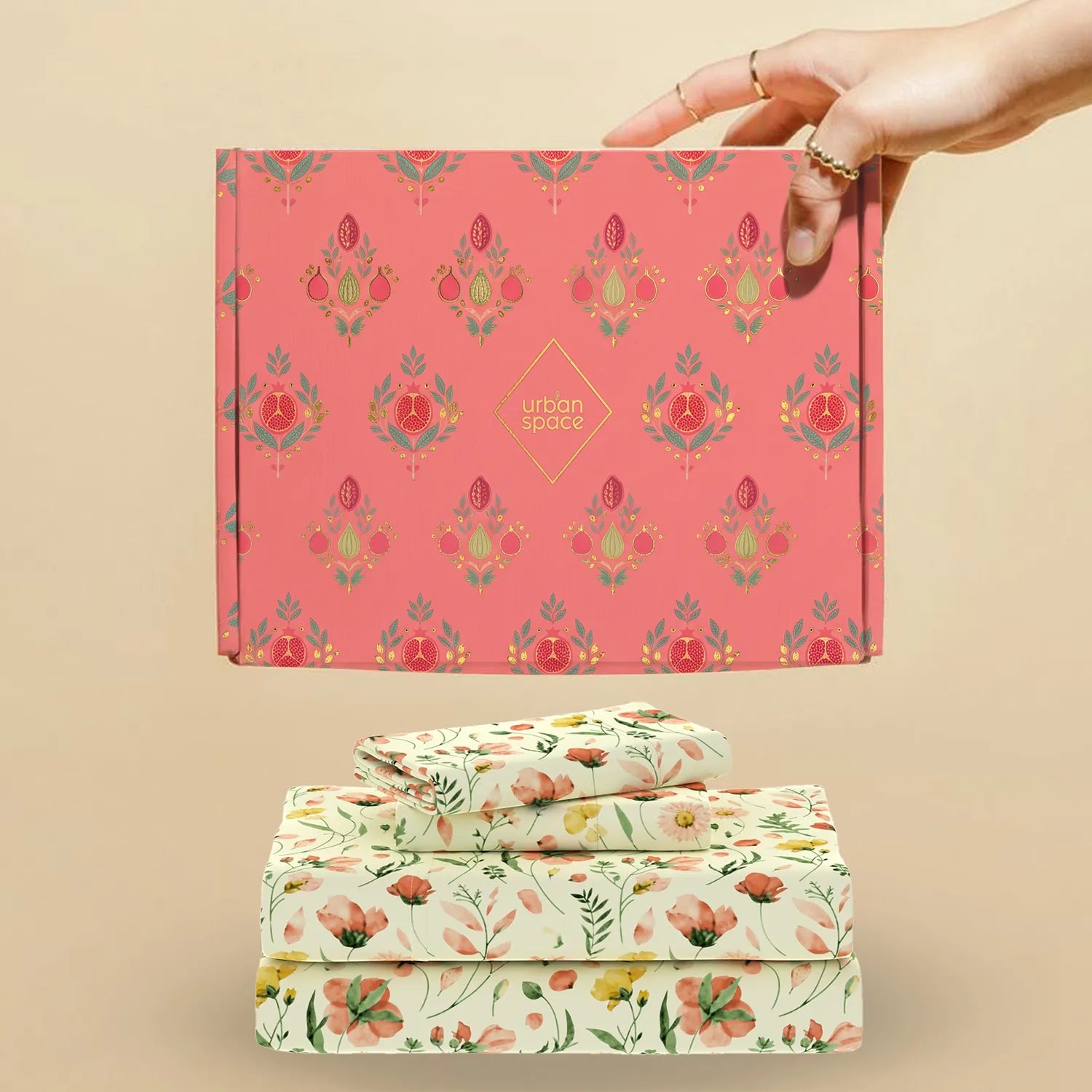 200 TC 100% Cotton Bedsheet Set in Gift Box - Meadows Buttercream